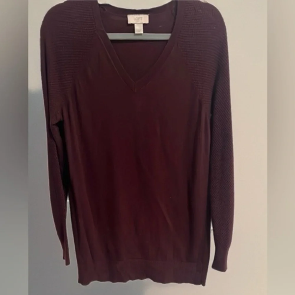 Loft - Women’s Burgundy V-Neck Sweater - Medium